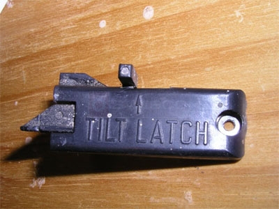 Customer photo of their broken tilt latch - top view.