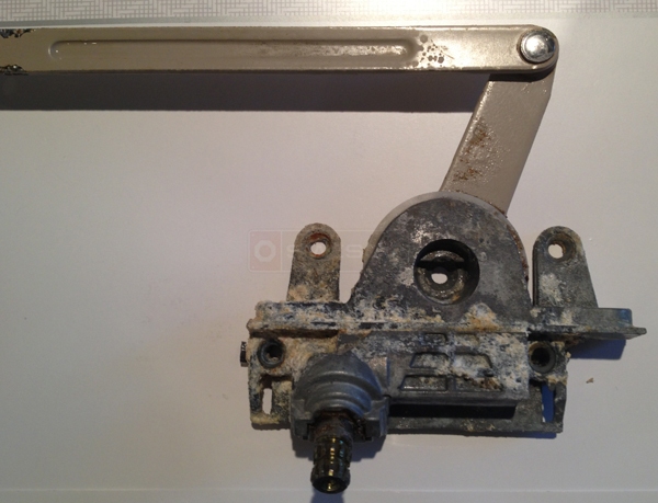 User submitted a photo of a window crank.