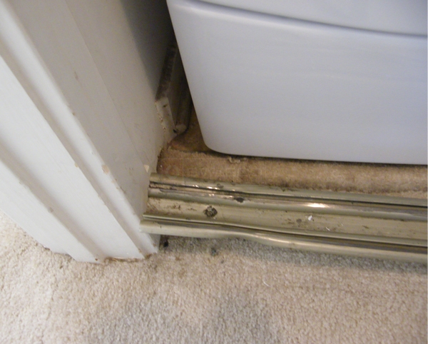 User submitted a photo of mirrored door track.