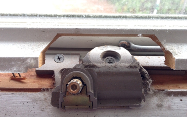User submitted a photo of a window crank.
