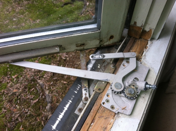 User submitted a photo of a window operator.