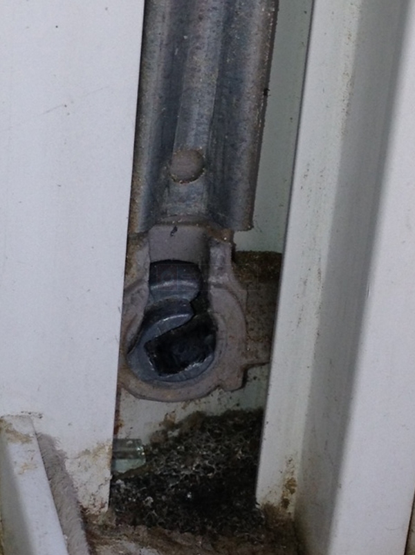 User submitted a photo of a pivot shoe.