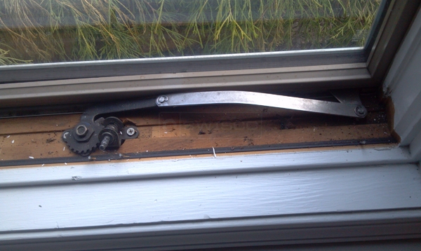 User submitted a photo of a window crank.