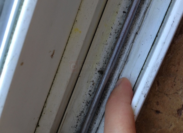 User submitted a photo of a sliding door track.