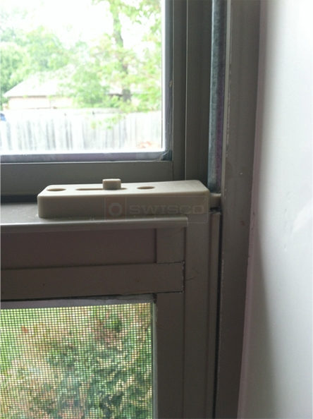 User submitted a photo of a tilt latch.