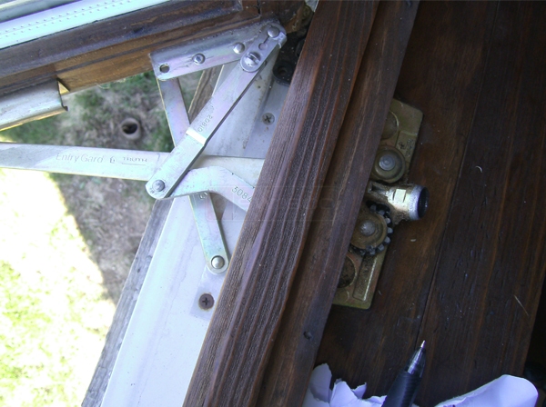 User submitted a photo of a window operator.