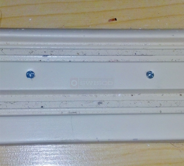 User submitted photos of a mirror door track.
