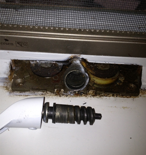 User submitted a photo of a window operator.