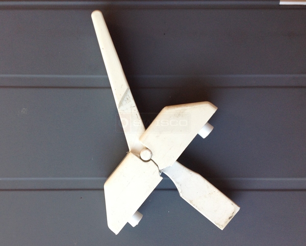 User submitted a photo of window hardware.