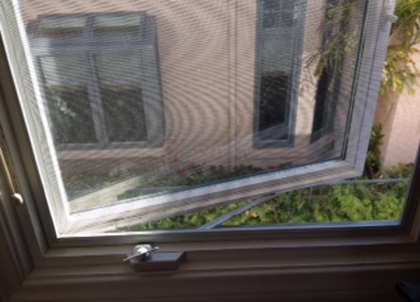 User submitted a photo of window hardware.