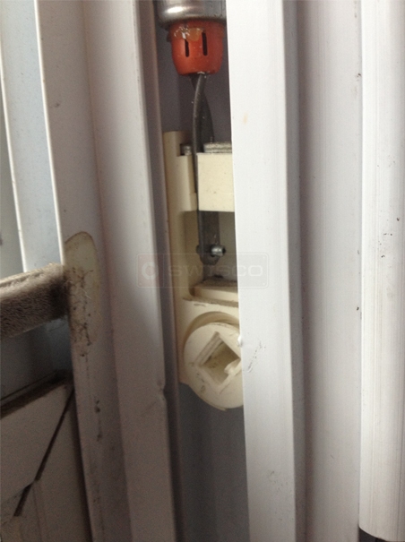 User submitted a photo of a pivot shoe.