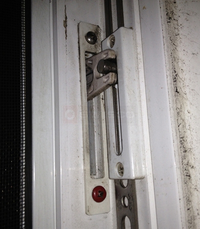 User submitted a photo of window hardware.