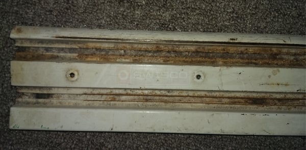 User submitted a photo of a mirror door track.