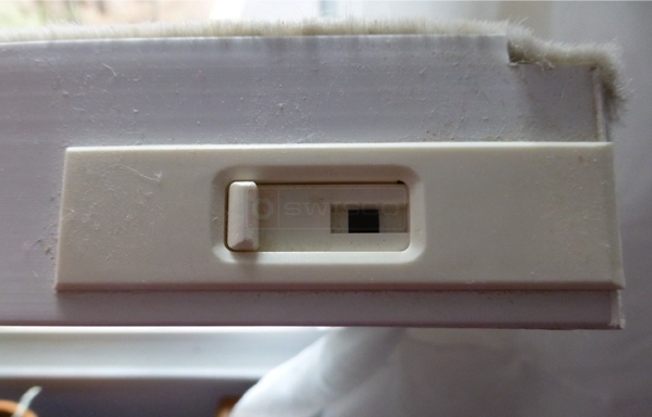User submitted a photo of a tilt latch.