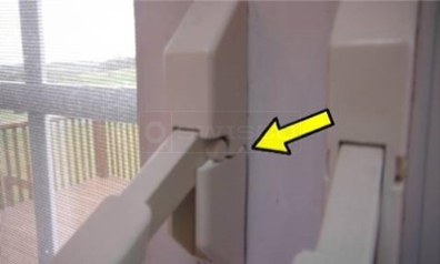 User submitted a photo of a window latch.