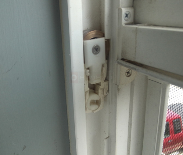 User submitted a photo of window hardware.