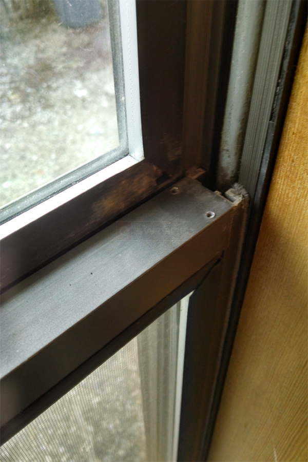 User submitted a photo of window hardware.