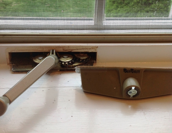 User submitted a photo of a window operator.
