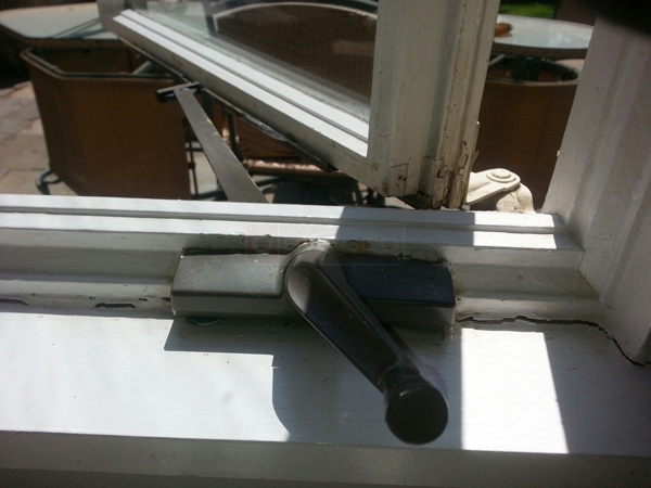 User submitted a photo of a window operator.