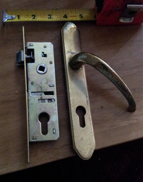 User submitted a photo of a door handle.