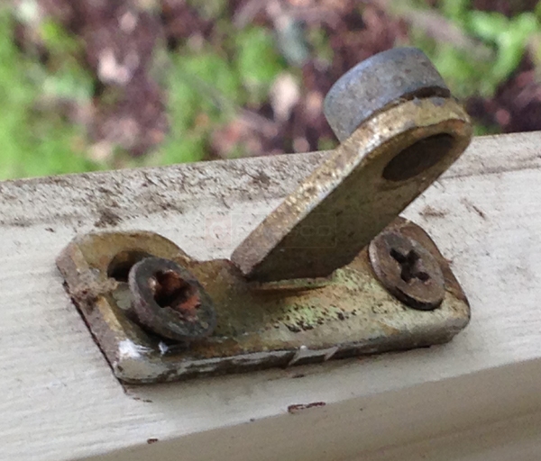 User submitted a photo of window hardware.