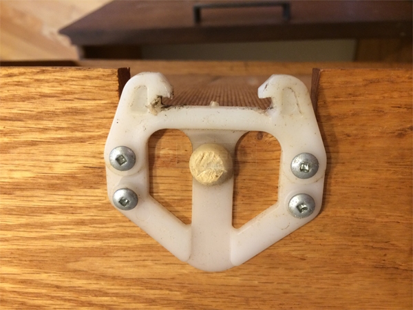 User submitted a photo of a drawer guide.