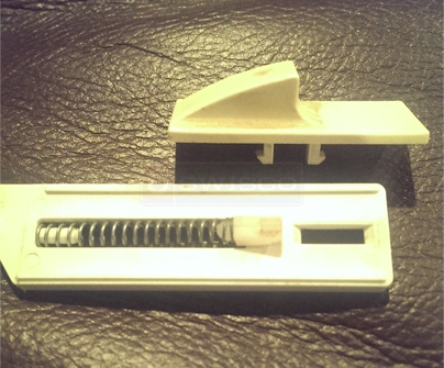 User submitted a photo of a tilt latch.