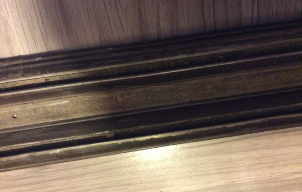 User submitted a photo of mirror closet door track.