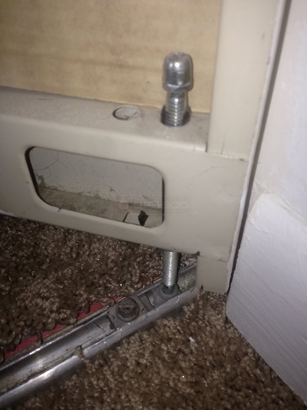 User submitted a photo of a pivot pin.