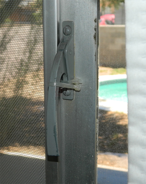 User submitted a photo of a window latch.