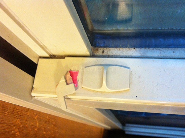 User submitted a photo of a tilt latch.