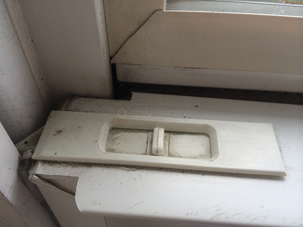 User submitted a photo of a tilt latch.