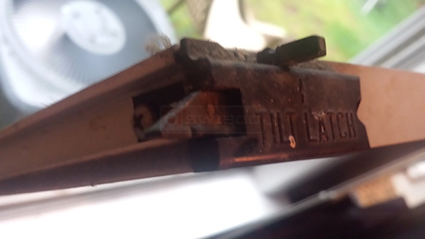 User submitted a photo of a tilt latch.