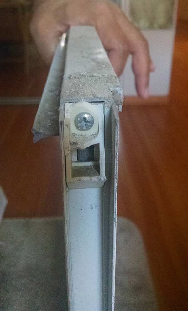 User submitted a photo of window hardware.