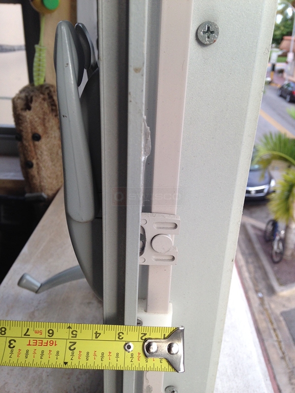 User submitted a photo of window hardware.