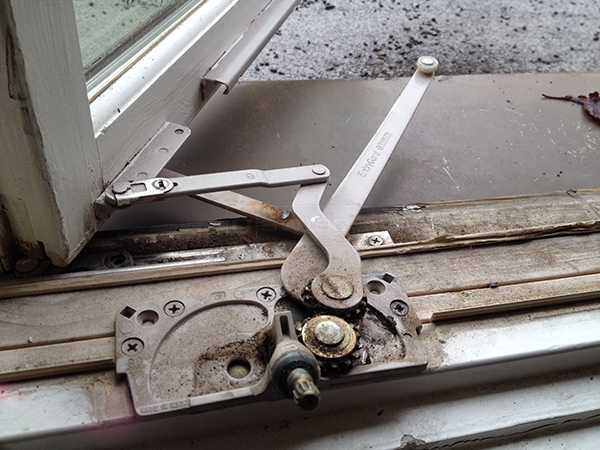 User submitted a photo of a window operator.