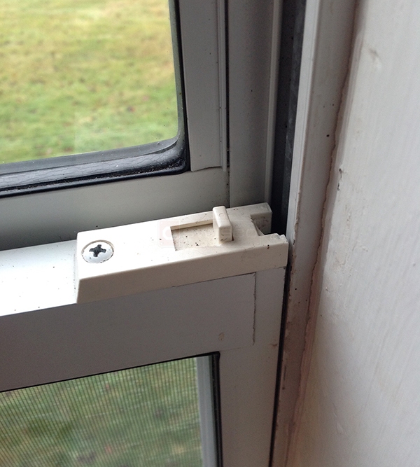 User submitted a photo of a tilt latch.