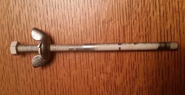 User submitted a photo of a pivot pin.