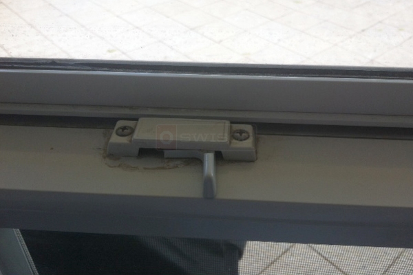 User submitted a photo of a window lock.
