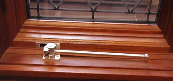 User submitted a photo of window hardware.