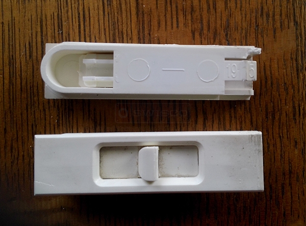 User submitted a photo of tilt latches.