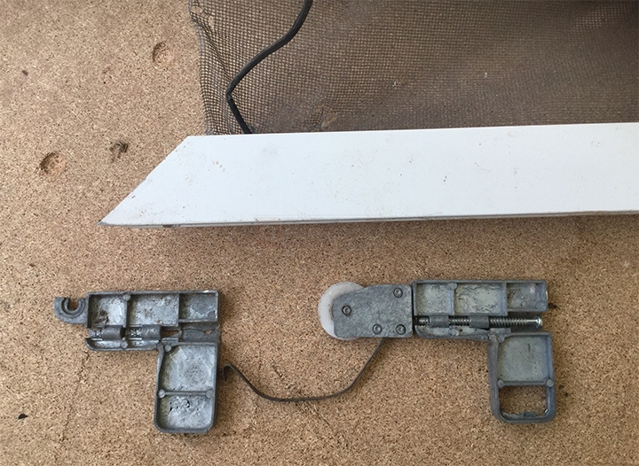 User submitted photos of screen door rollers.