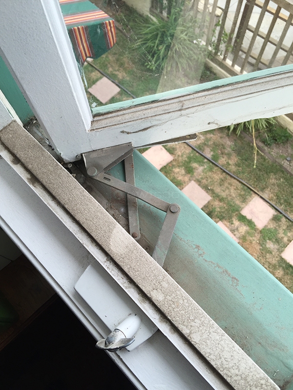 User submitted a photo of a window operator.