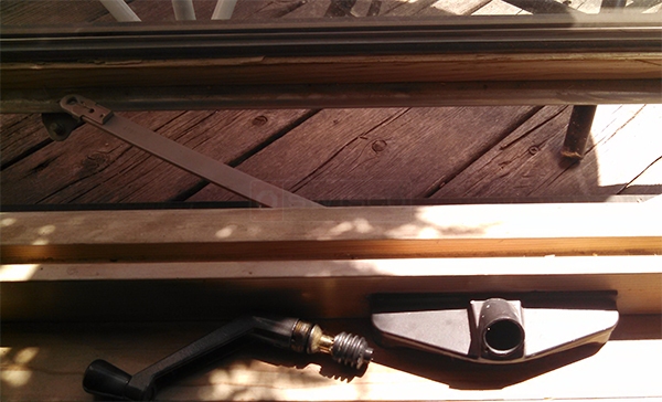 User submitted a photo of a window operator.