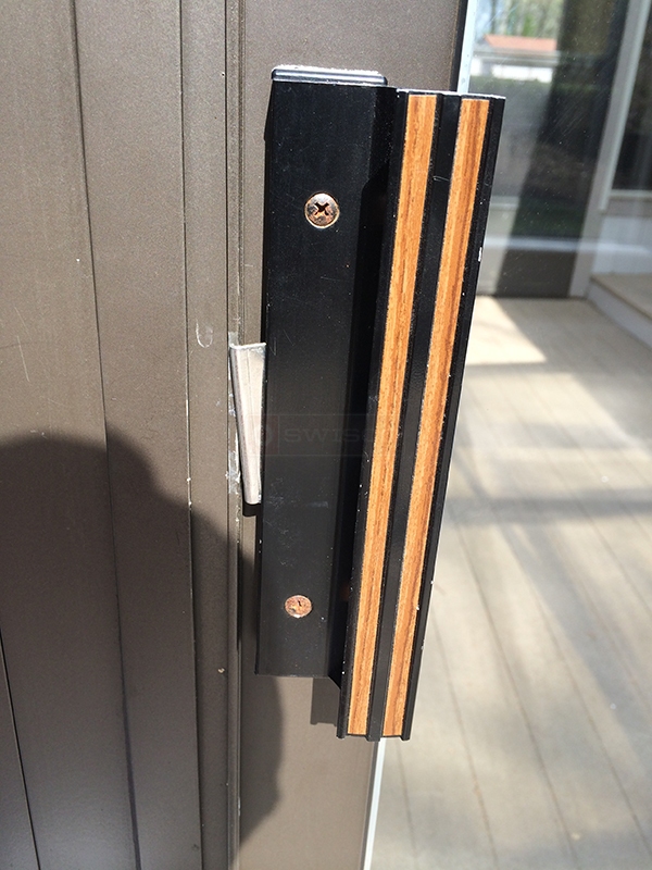 User submitted a photo of a patio door handle.