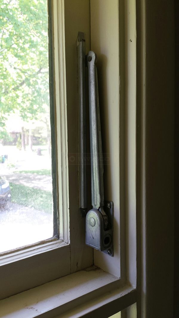 User submitted photos of a window operator.