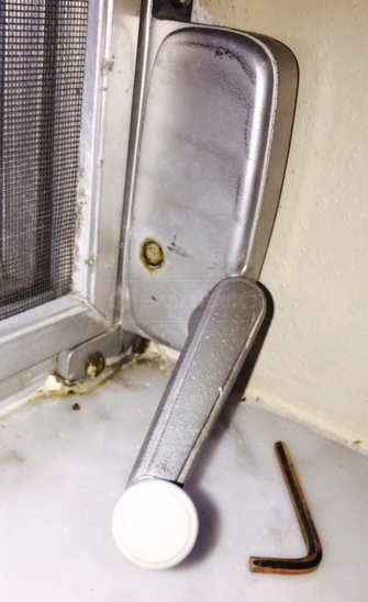 User submitted photo of their window operator.