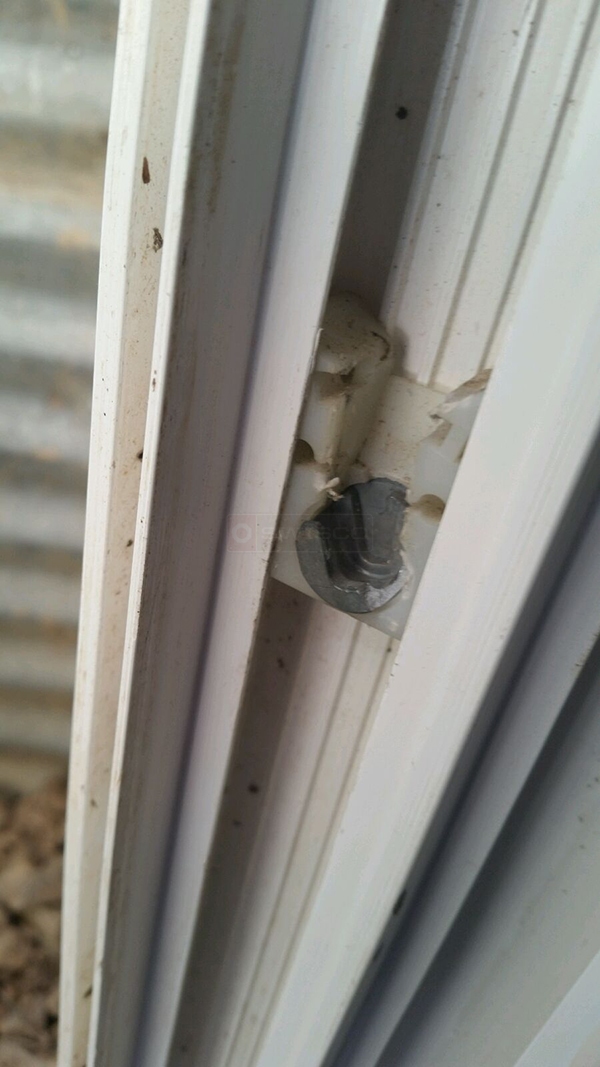 User submitted a photo of a pivot shoe.