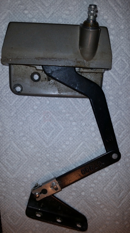 User submitted photo of their window hardware.