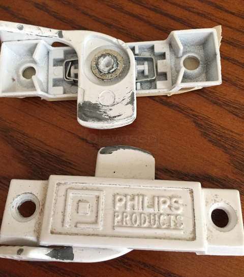 User submitted photo of their window hardware.